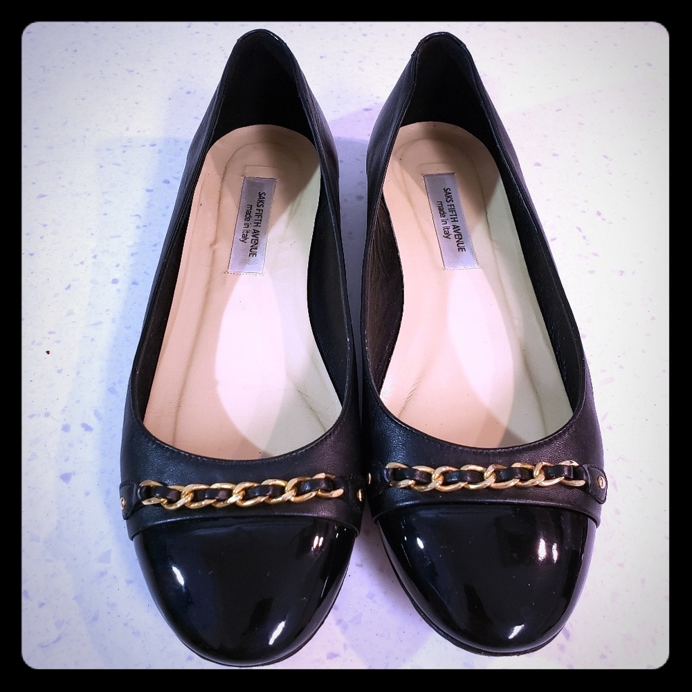 Saks Fifth Avenue black ballet flats size 8